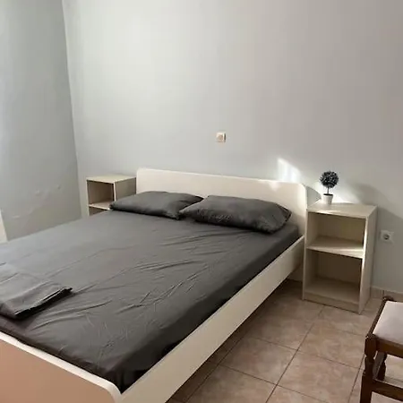 Center * Lixúri